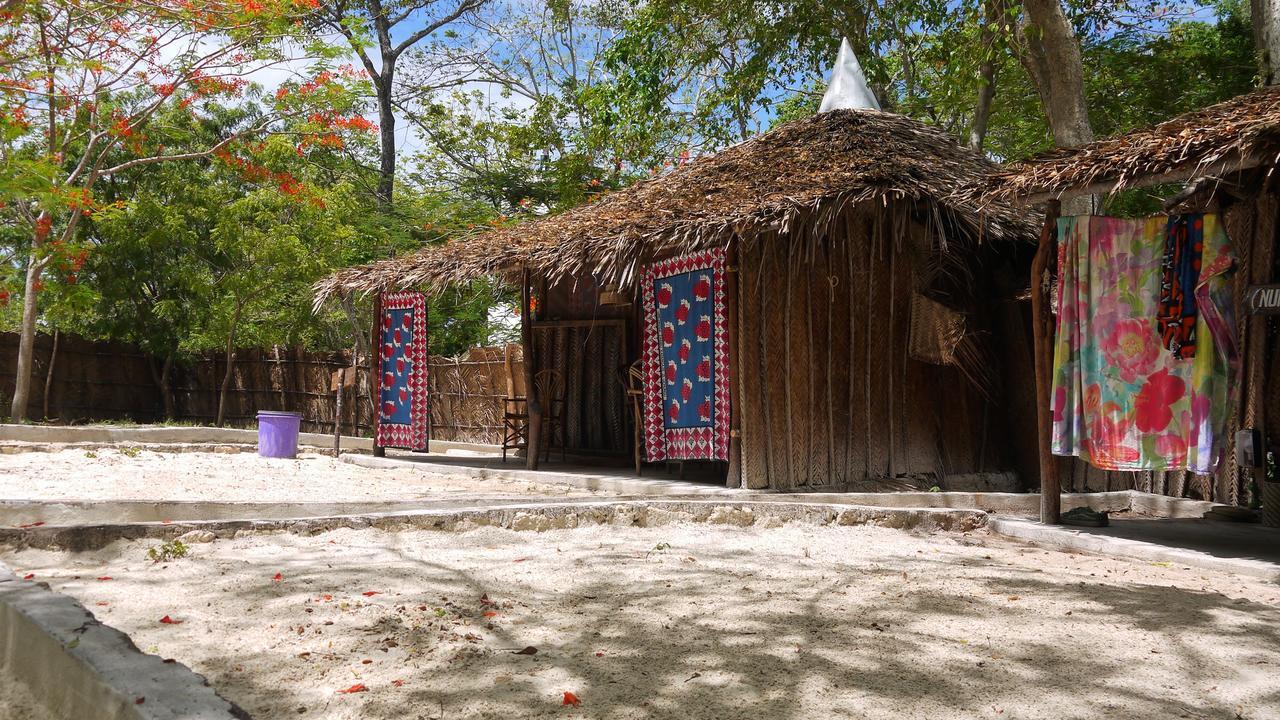 Ostello Soul Breeze Backpackers Diani Diani Beach Esterno foto