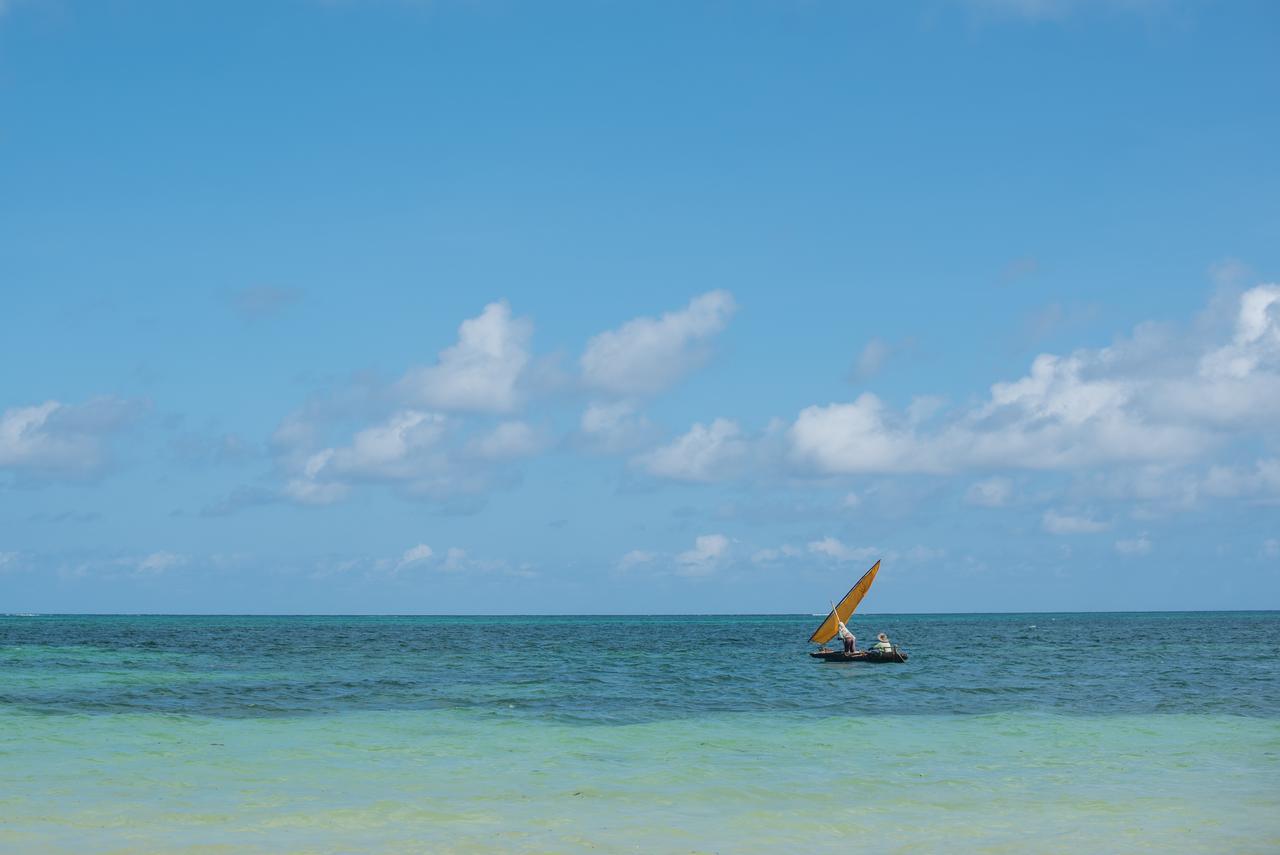 Ostello Soul Breeze Backpackers Diani Diani Beach Esterno foto