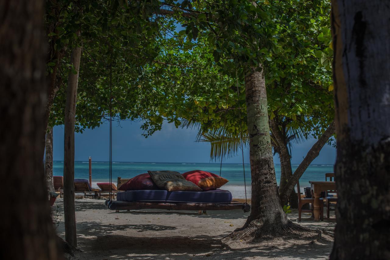 Ostello Soul Breeze Backpackers Diani Diani Beach Esterno foto
