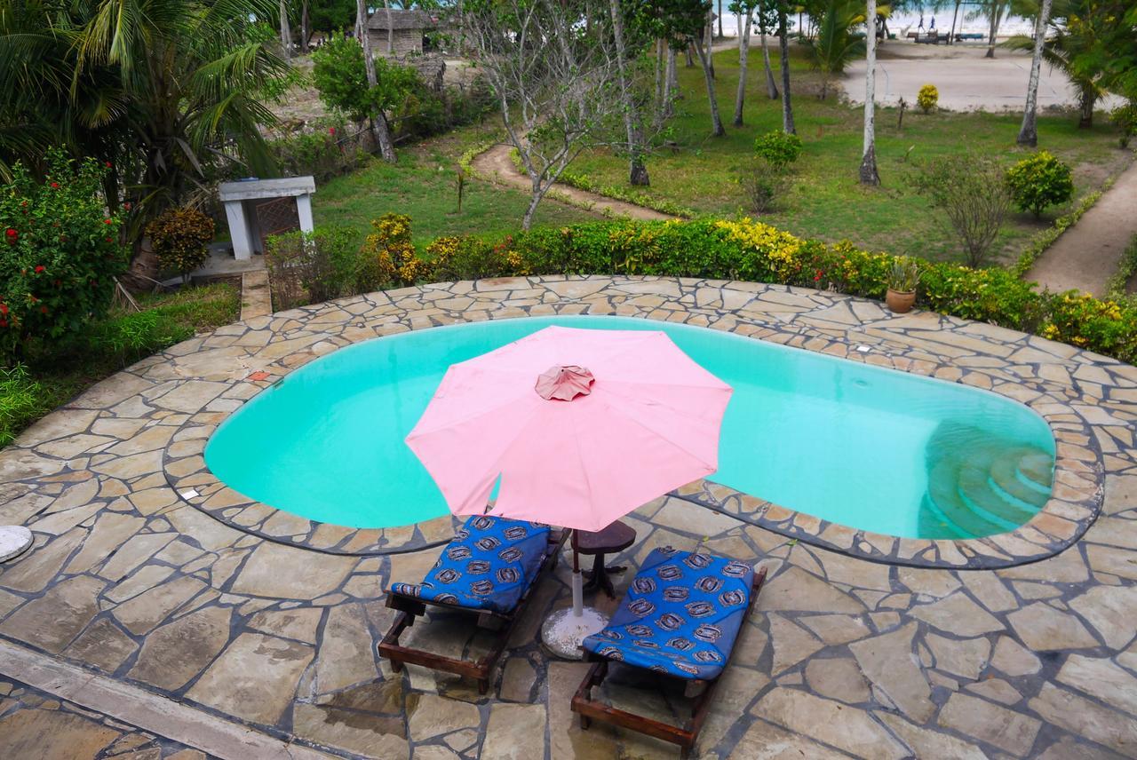 Ostello Soul Breeze Backpackers Diani Diani Beach Esterno foto