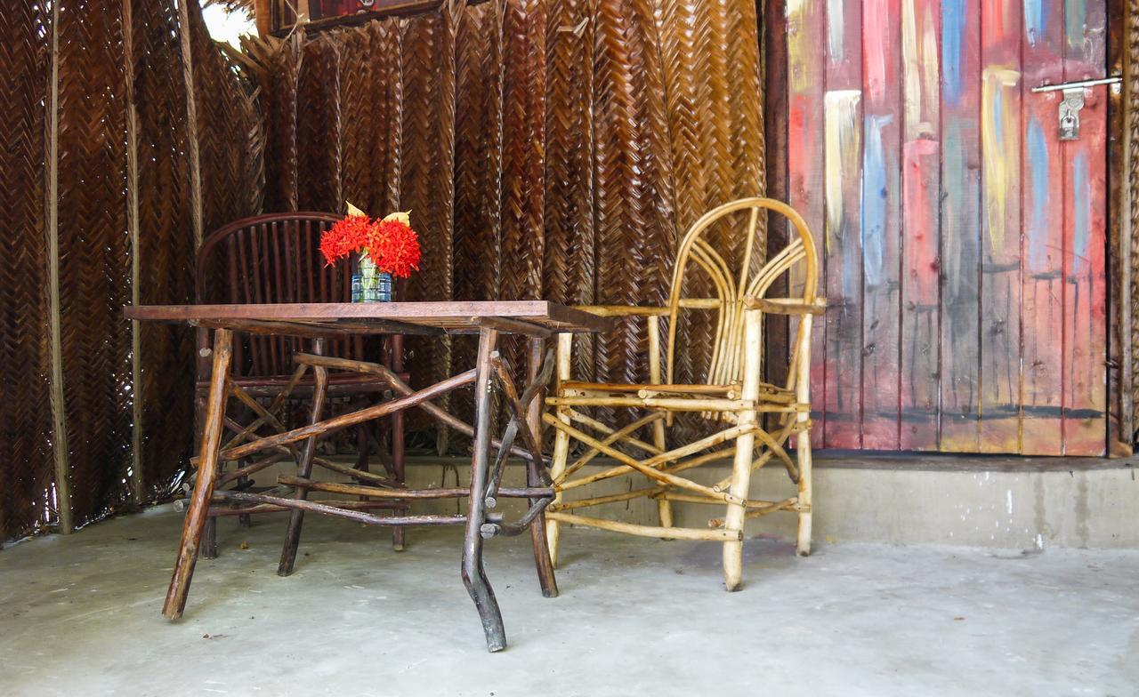 Ostello Soul Breeze Backpackers Diani Diani Beach Esterno foto