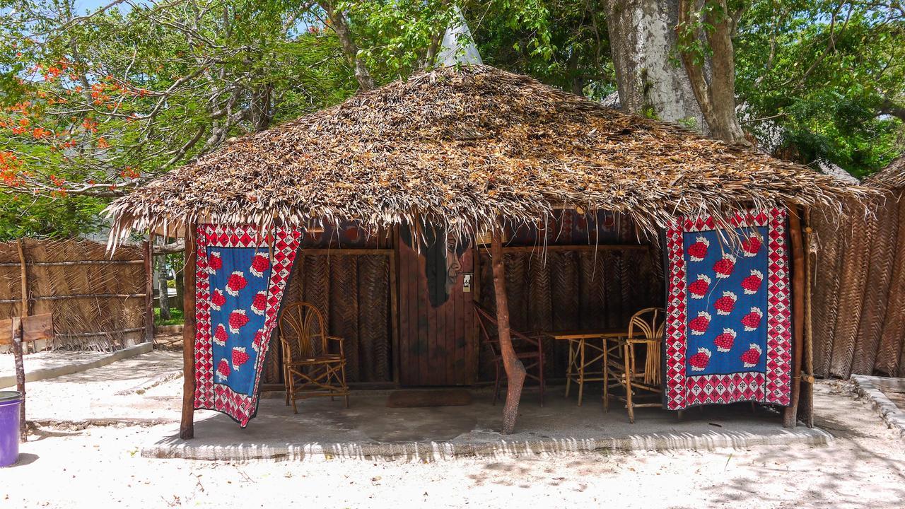Ostello Soul Breeze Backpackers Diani Diani Beach Esterno foto