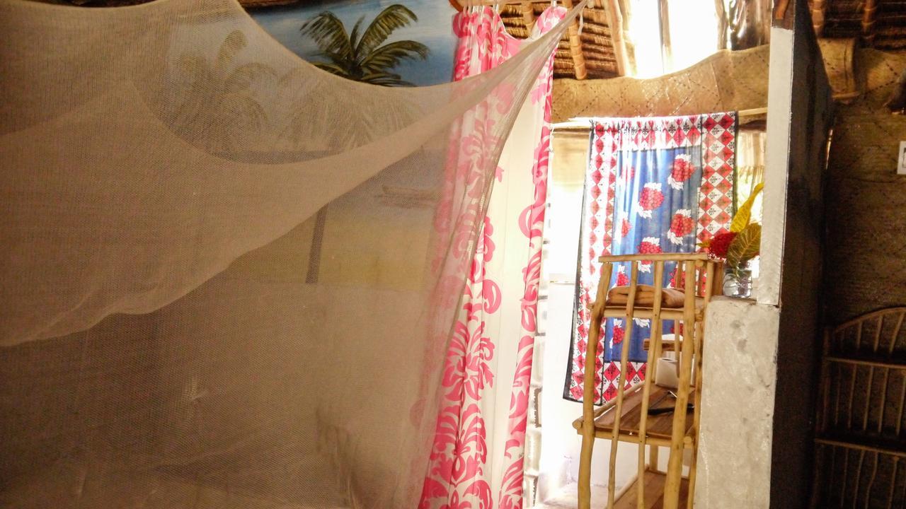 Ostello Soul Breeze Backpackers Diani Diani Beach Esterno foto