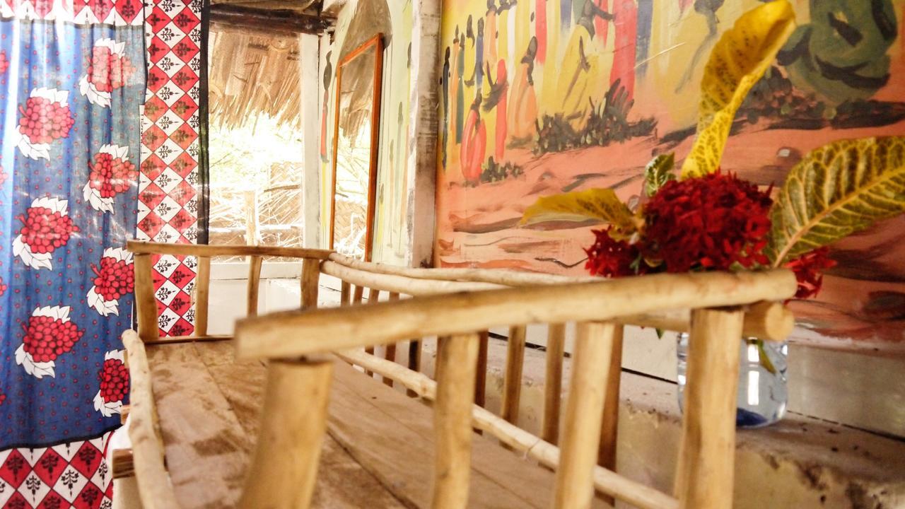 Ostello Soul Breeze Backpackers Diani Diani Beach Esterno foto