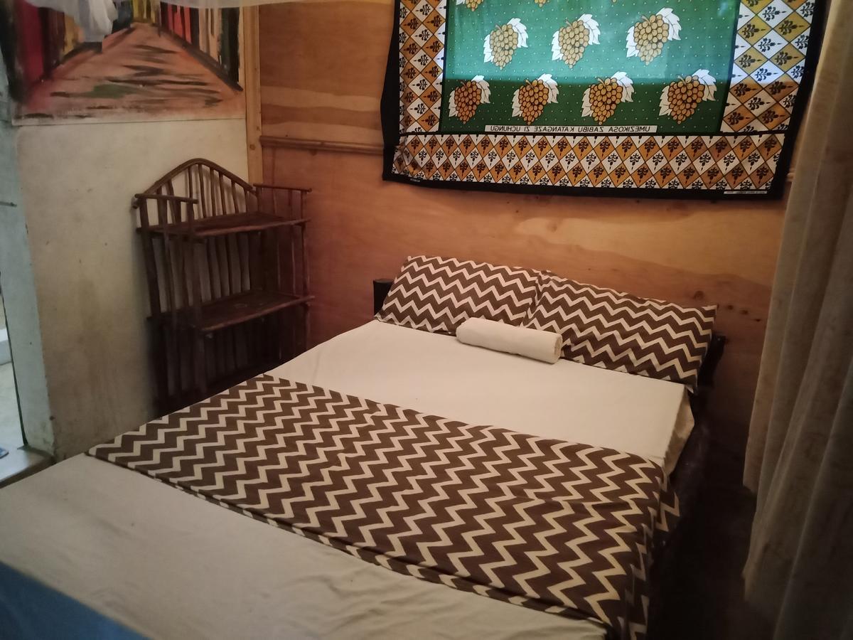 Ostello Soul Breeze Backpackers Diani Diani Beach Esterno foto