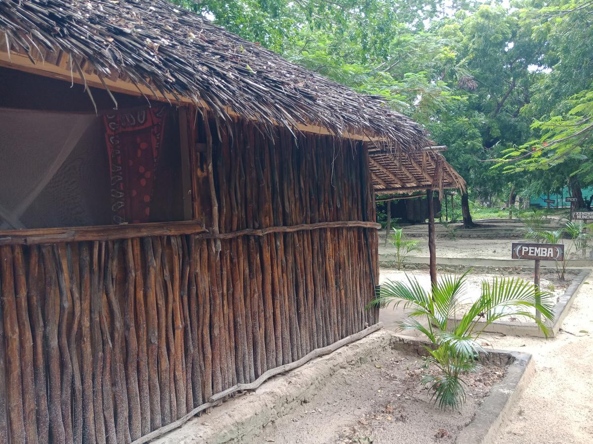 Ostello Soul Breeze Backpackers Diani Diani Beach Esterno foto