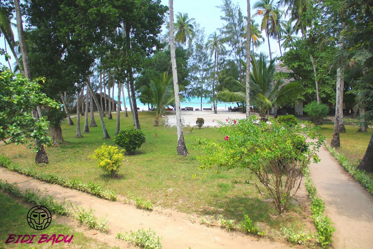 Ostello Soul Breeze Backpackers Diani Diani Beach Esterno foto
