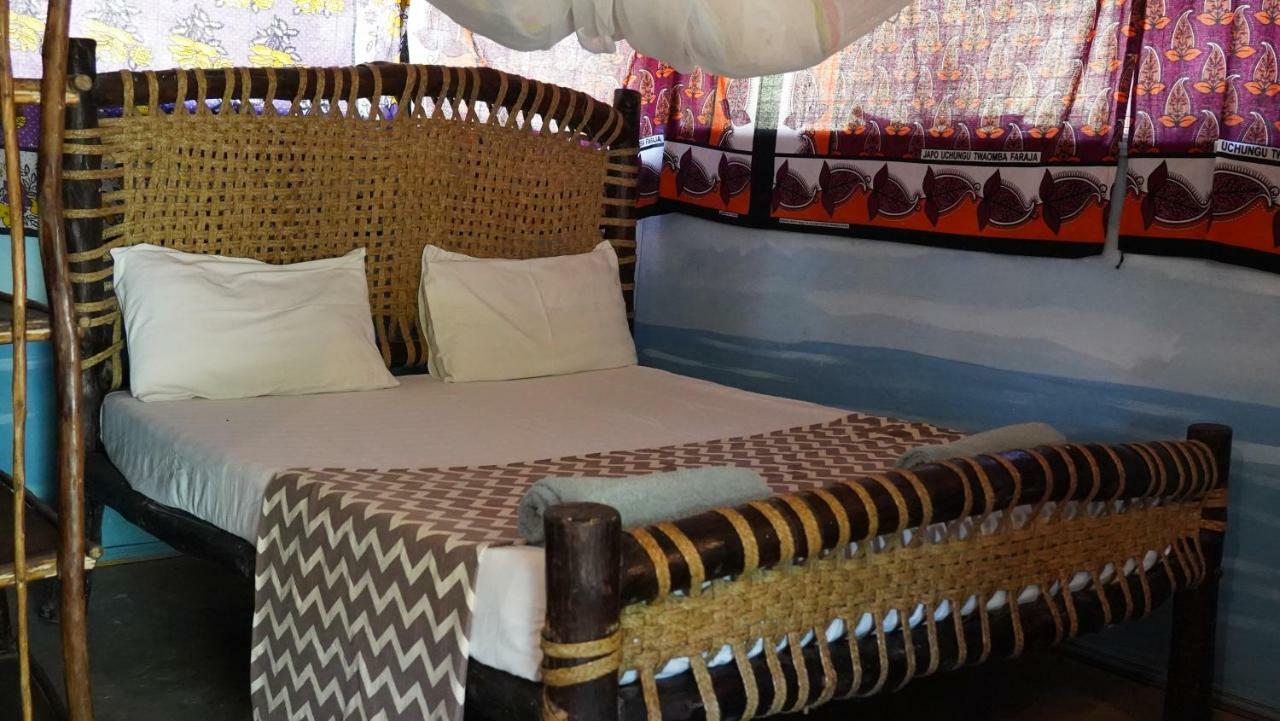 Ostello Soul Breeze Backpackers Diani Diani Beach Esterno foto